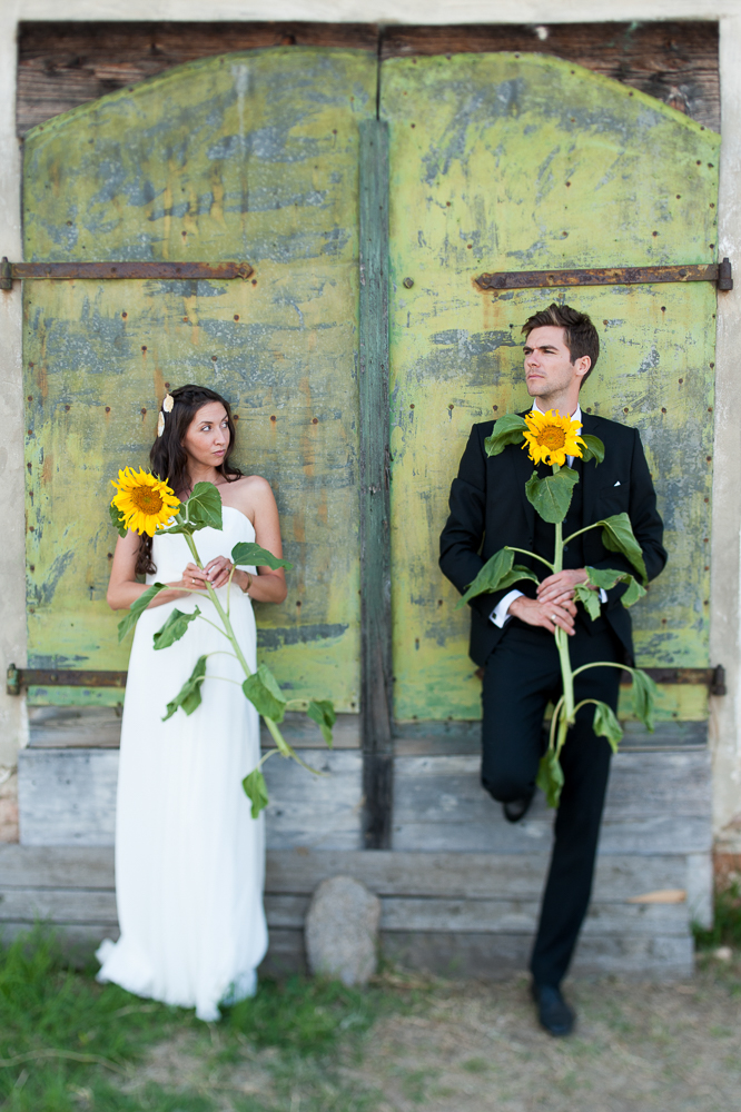 sunflower-wedding-photograph-bridal-couple-green-door